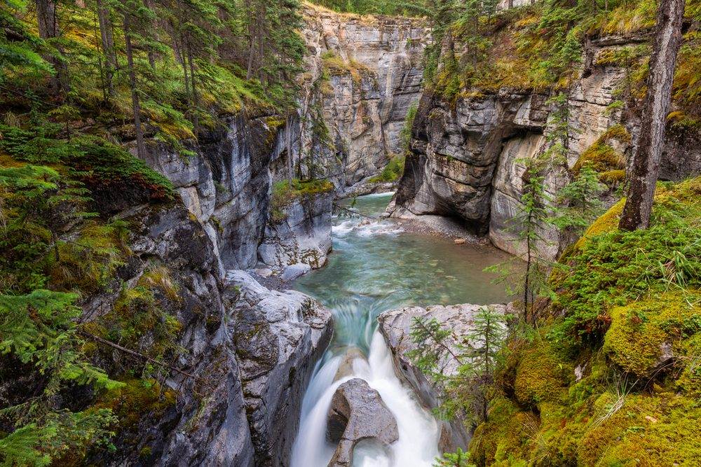 maligne canyon