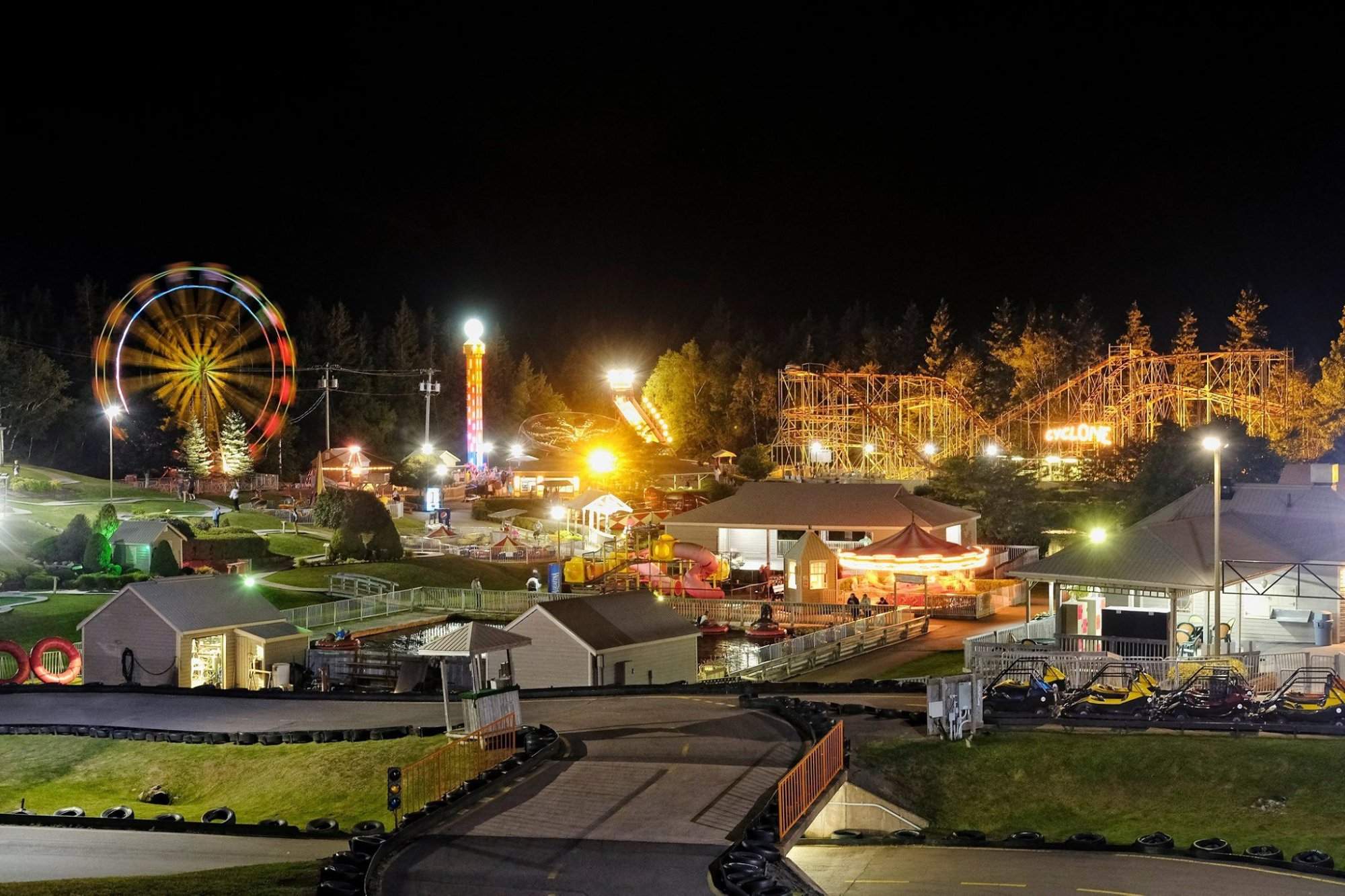 theme parks in Canada 