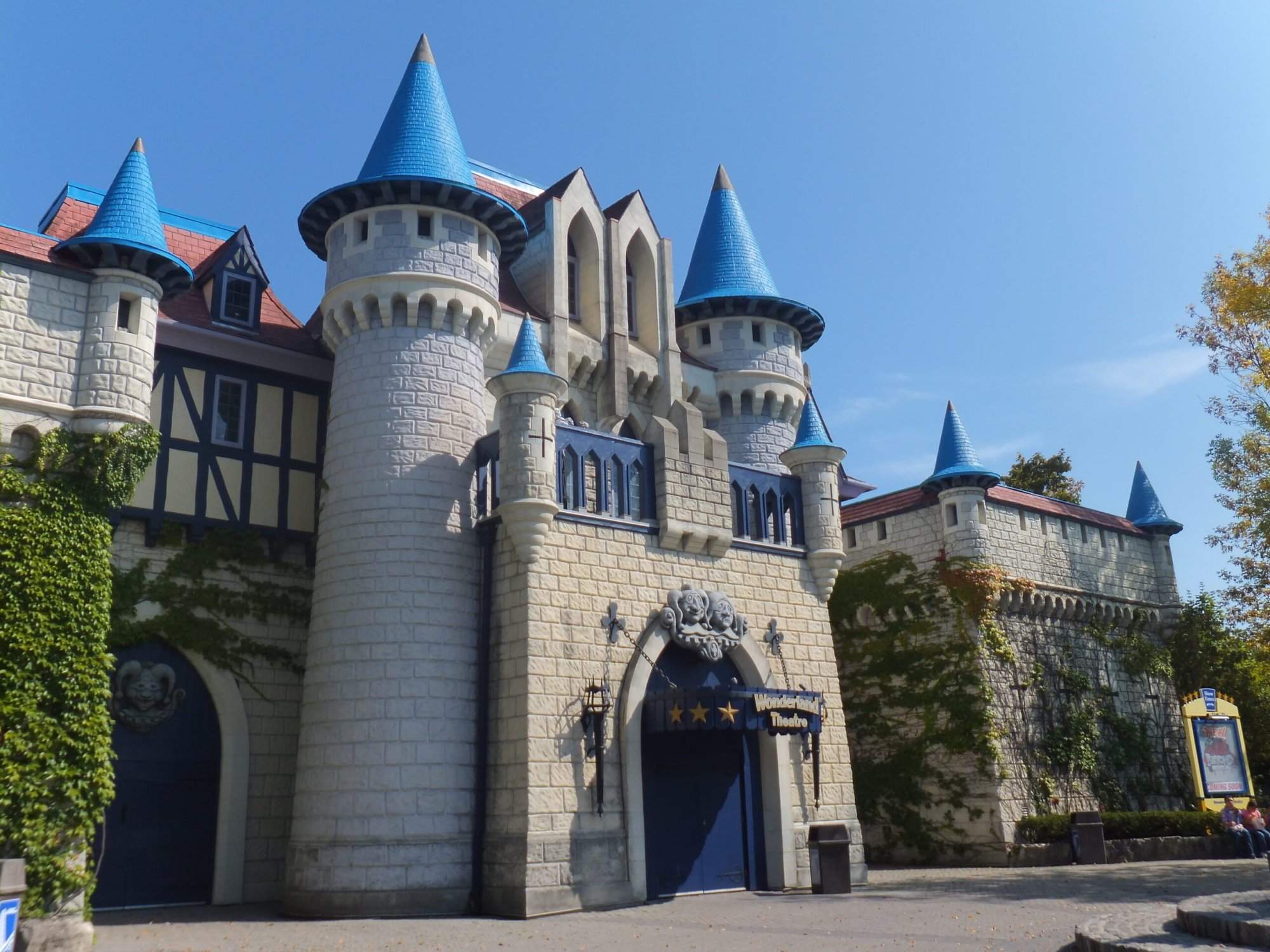 theme parks in Canada 