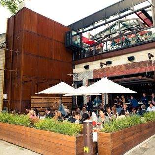 downtown Toronto restaurants with patio