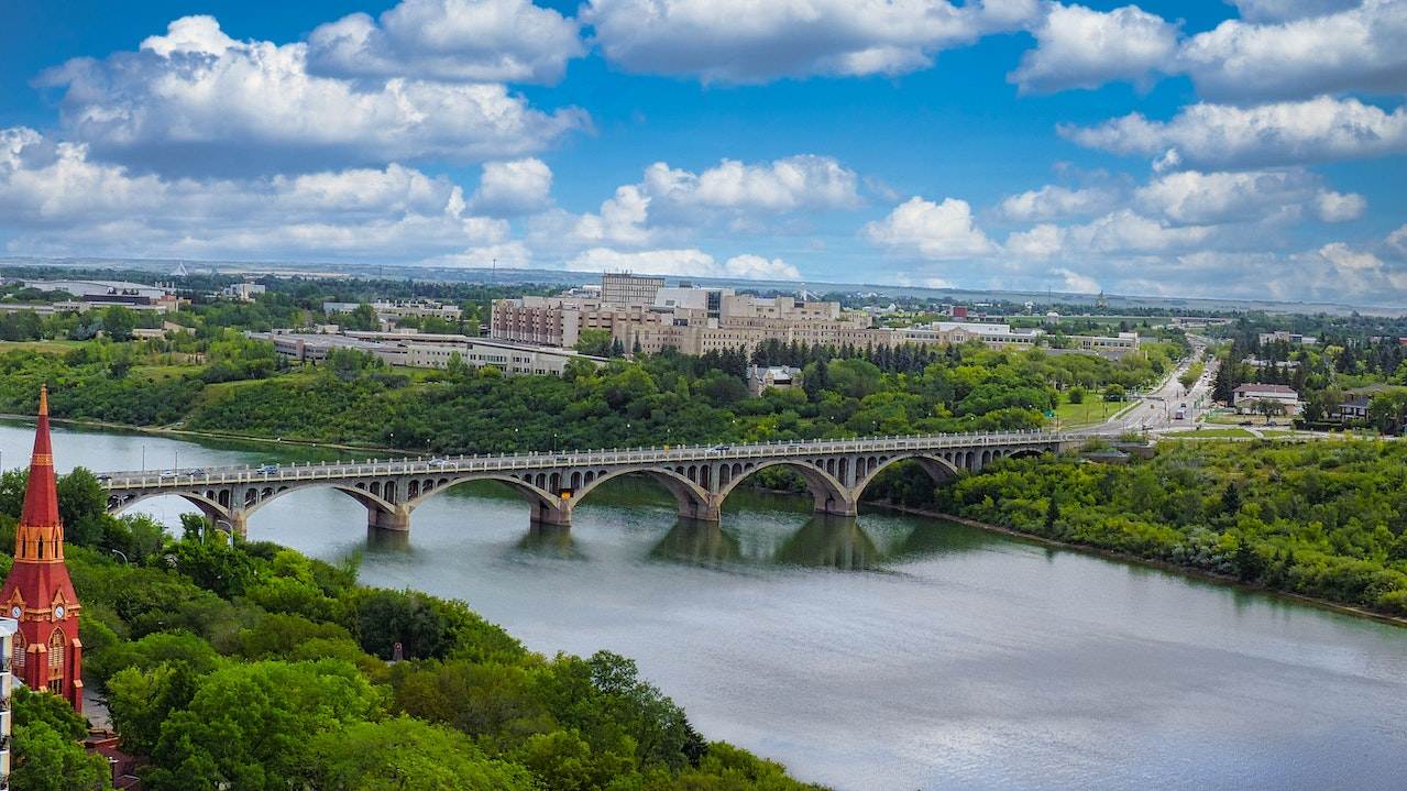 A view of the historic University Bridge that crosses the South Saskatchewan River.