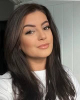 Holly Darani - Featured