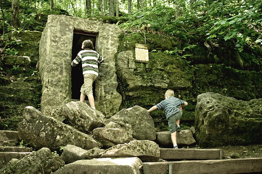 People in Blue Mountains Scenic Caves