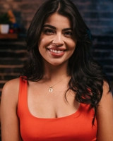 Krixelle Sant - Featured