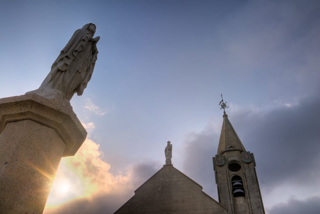 how to start a church in canada