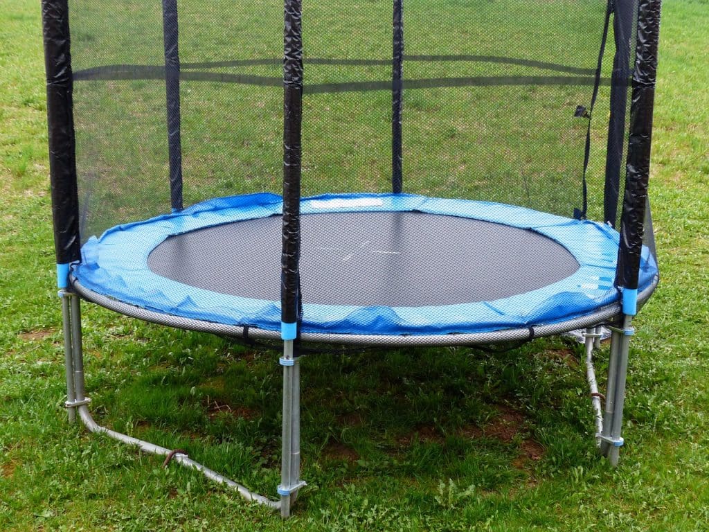 how to dismantle springfree trampoline