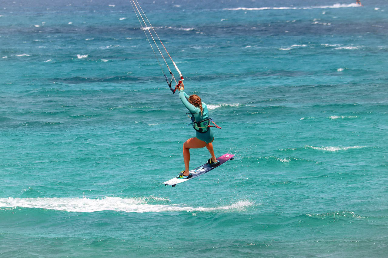 kite surfing